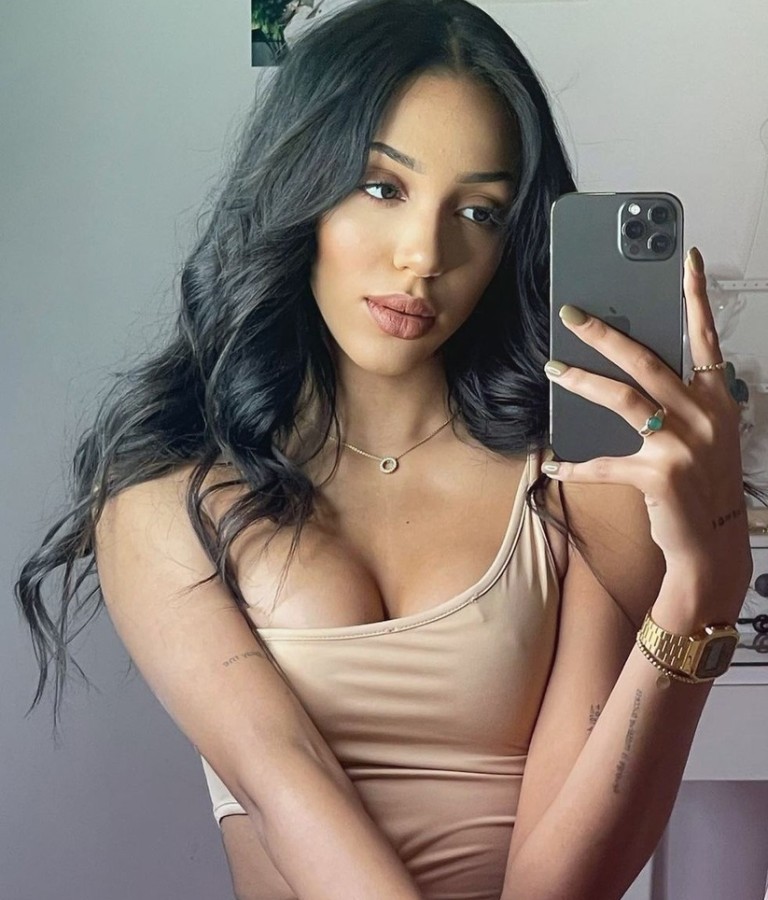 Слив Алиша Коне откровенное фото