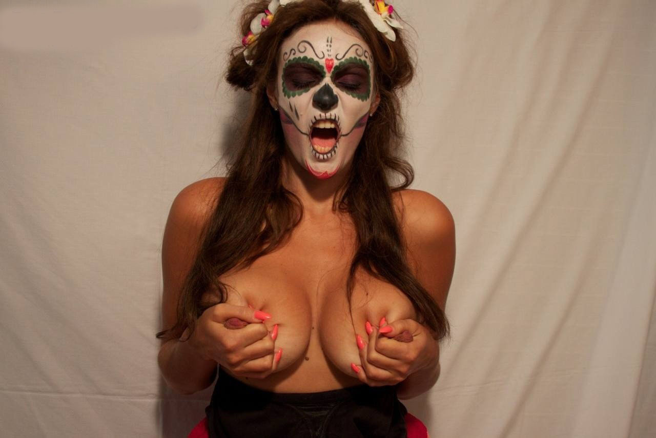 Алена Водонаева голая Topless